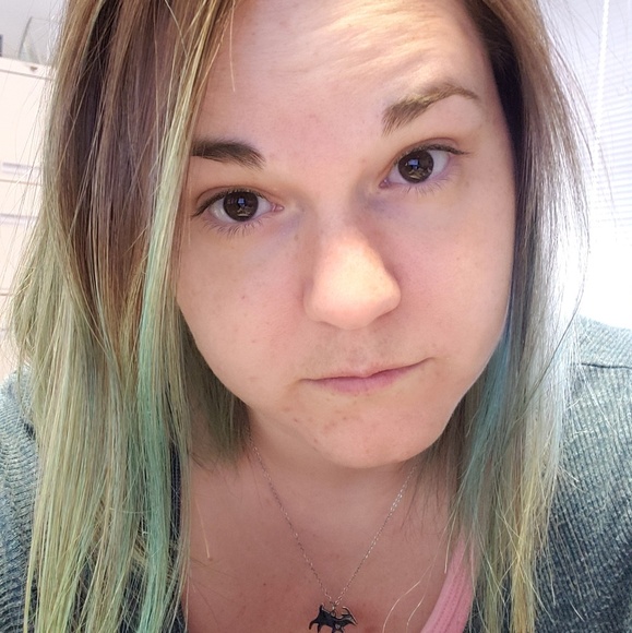 Meet your Posher, Ashley - Picture 1 of 1